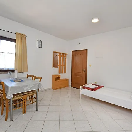 Dulabic Apartment