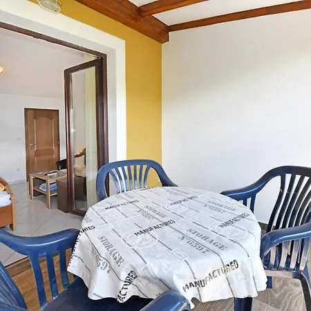 Dulabic Apartment