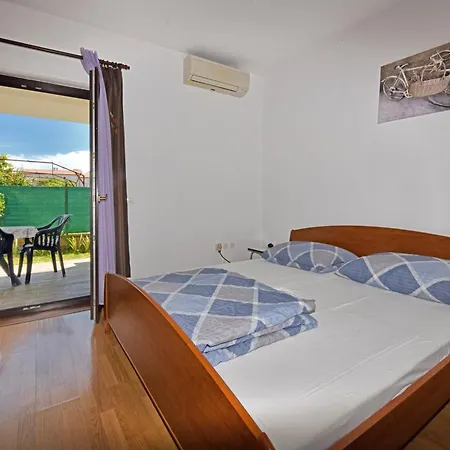Dulabic Apartment